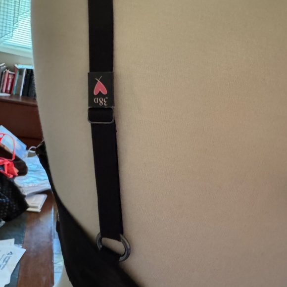 Victoria's Secret Navy Bra - Picture 4 of 5